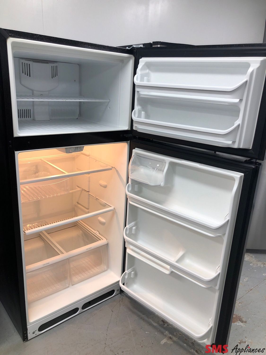 Frigidaire 30” Top-Freezer Refrigerator  FFTR1817LBG