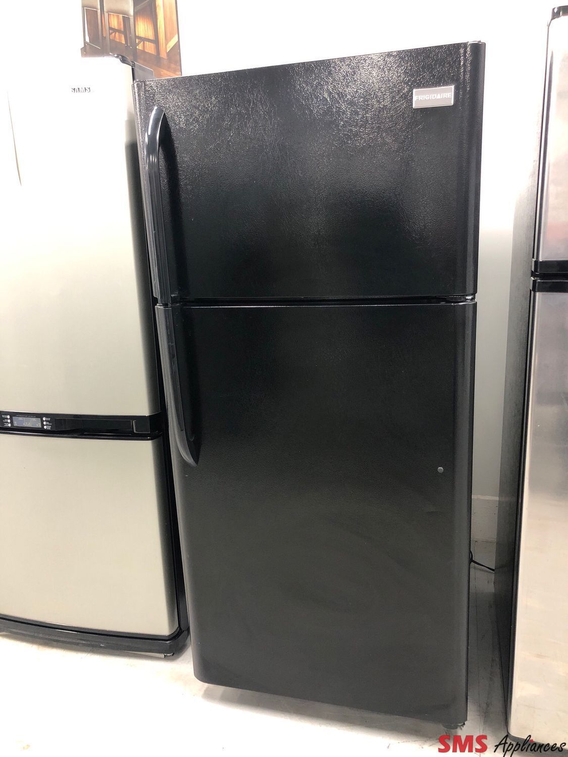 Frigidaire 30” Top-Freezer Refrigerator  FFTR1817LBG