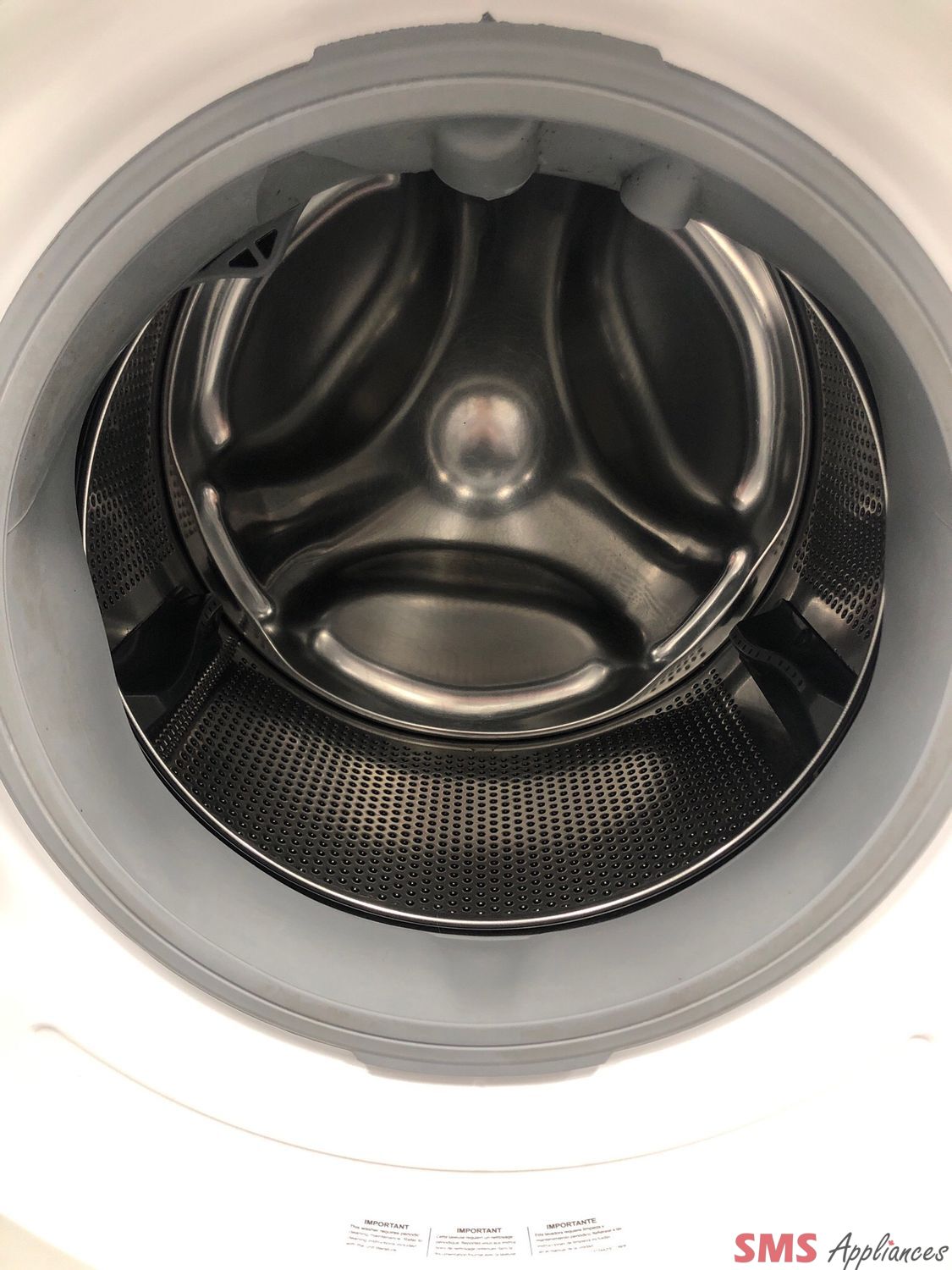 Frigidaire 3.9 Cu.Ft Front-Load Washer FFFW5000QW0