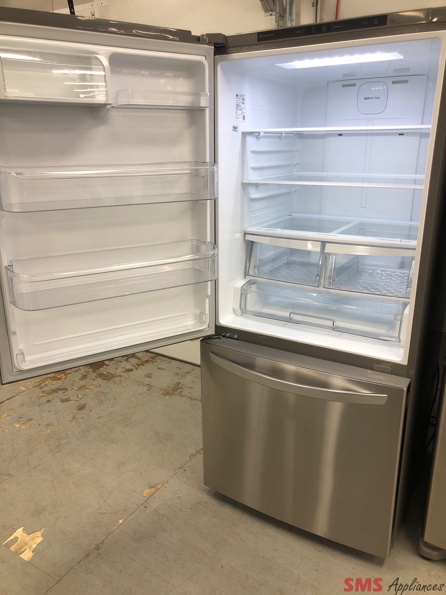 LG 30'' Bottom-Freezer Refrigerator LDNS22220S