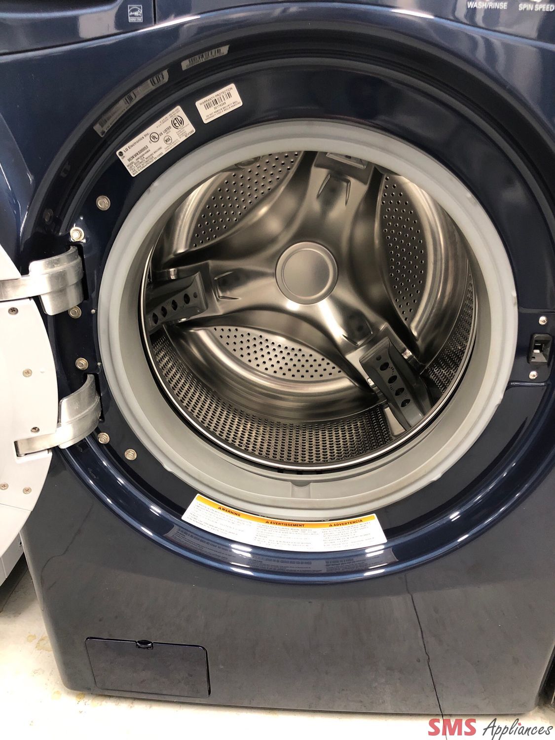 LG 4.2 Cu.Ft  Front-Load Washer WM2688HNMA