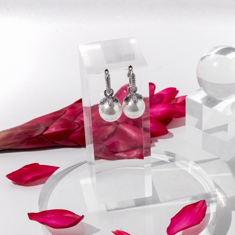 Izara Pearl Earrings