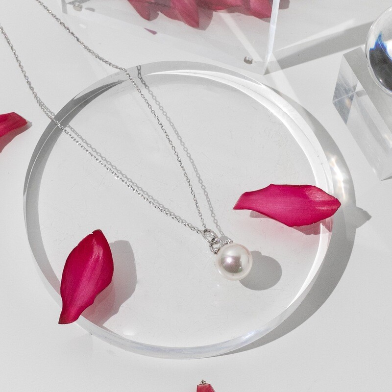 Izara Pearl Necklace