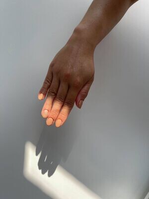 Pose de Vernis Semi Permanent Mains