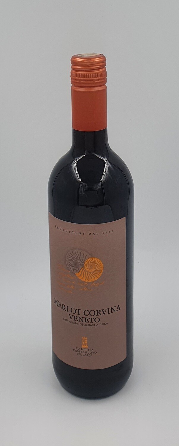 Raudonas rūšinis vynas Merlot Corvina DOC - Castelnuovo