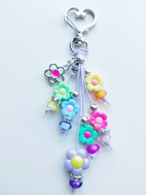 Sleutel/tashanger Pakket DIY lila met diverse gekleurde bloemen