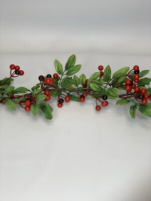 Green Leaf Christmas Garland With Red And Black Berries 1.8m