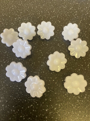 White Flower Buttons 15mm Per Each Button 10p