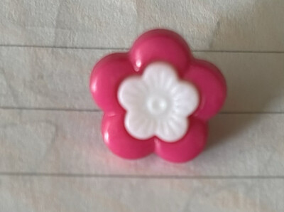 15mm Pink And White Flower Button