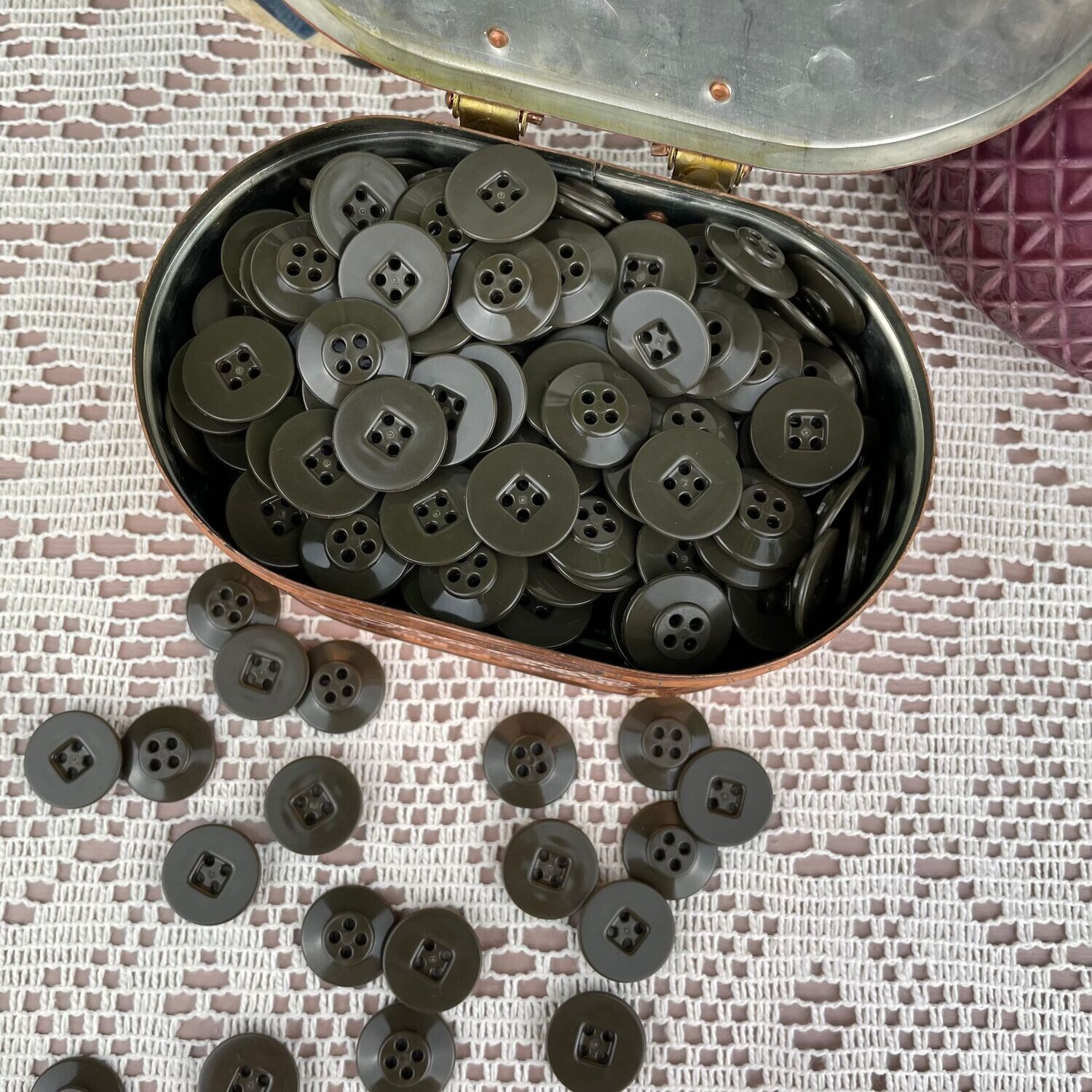 Militärgrön knapp 18mm
