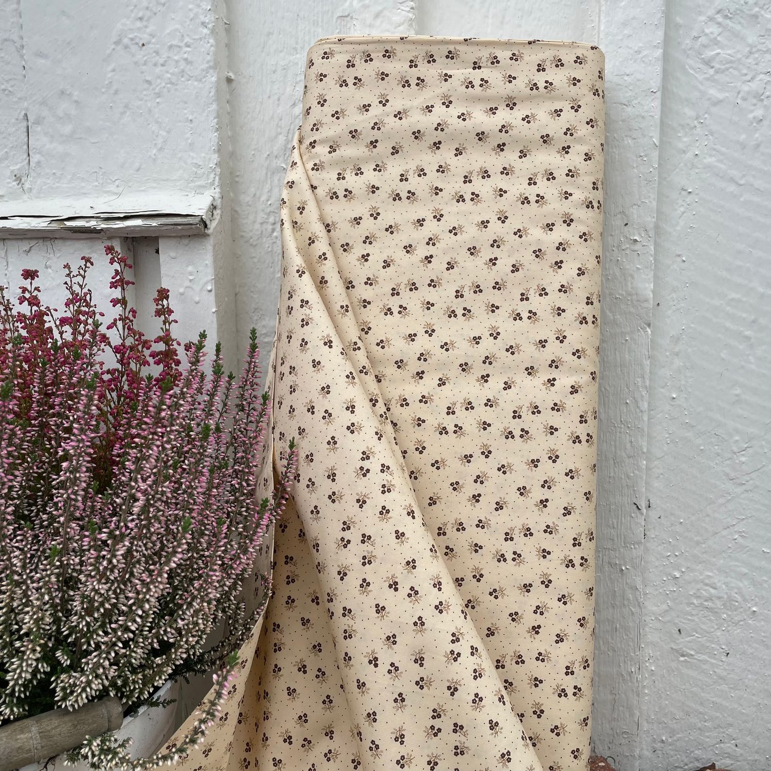 Småblommor Brun