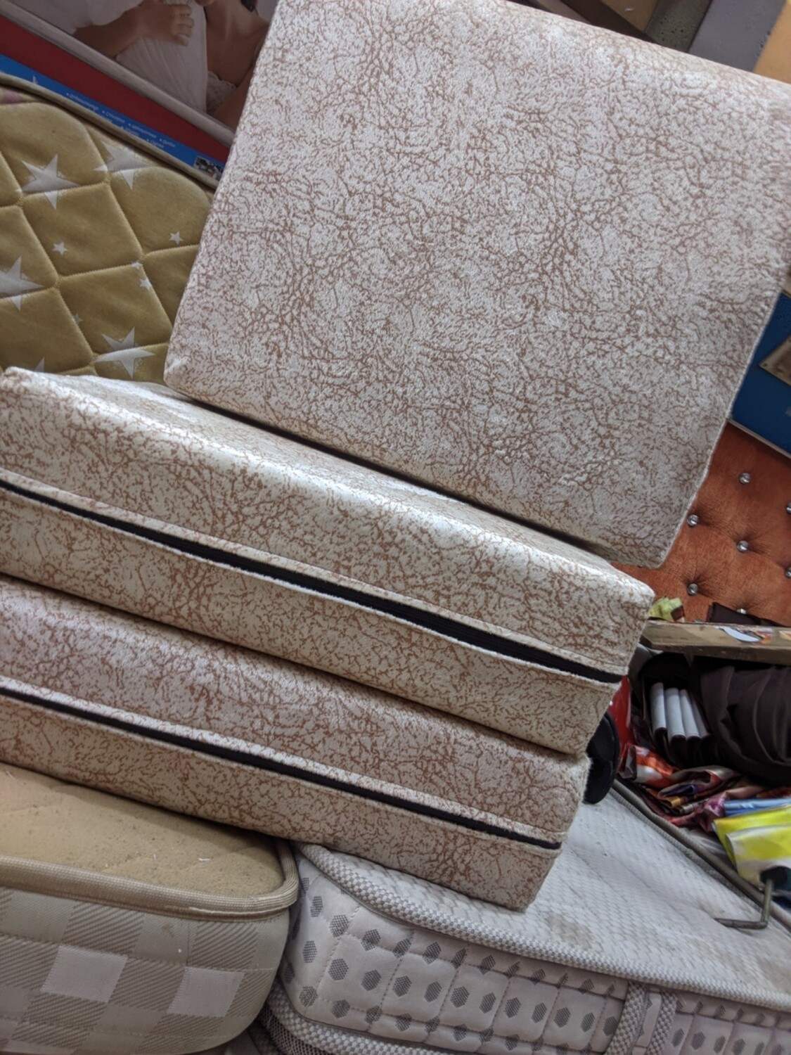 Sofa | cushion | headboard capsule 