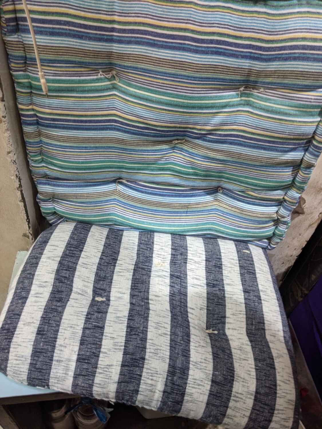 Sofa | cushion | headboard capsule 