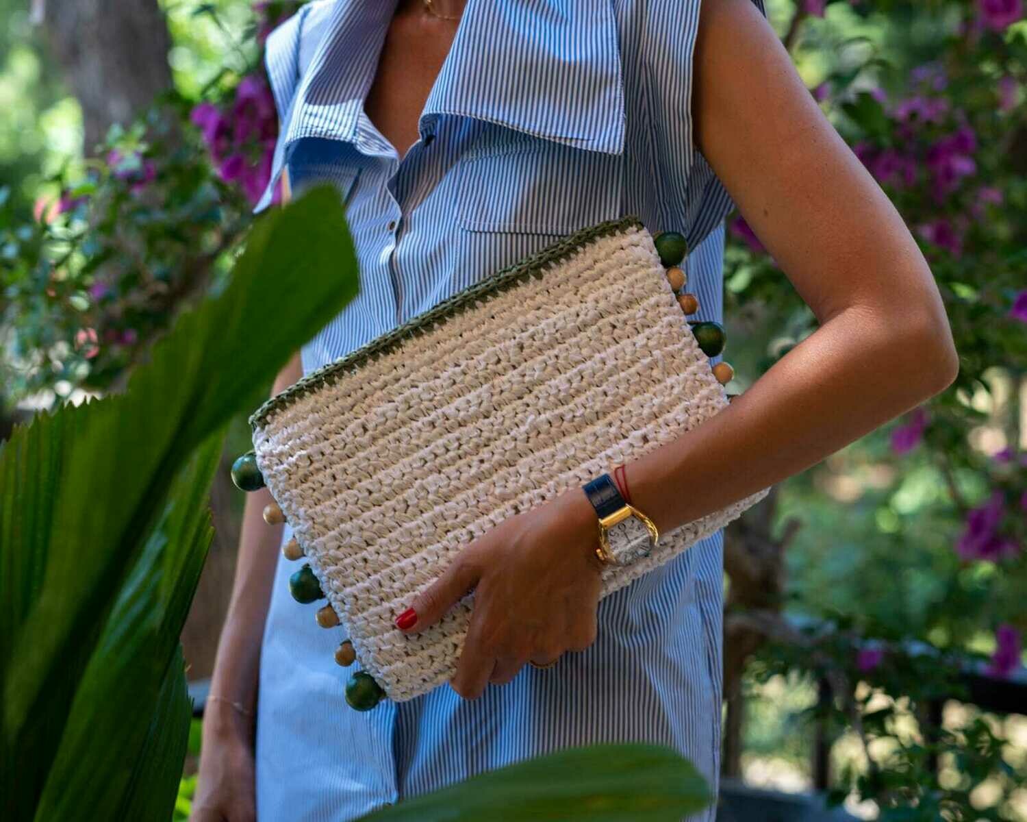 BEIGE LOVE CLUTCH