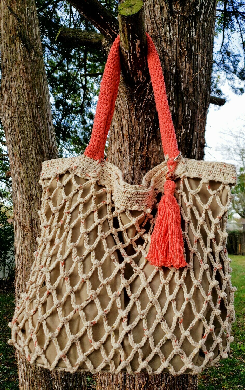 Large Handbag with Wood bead