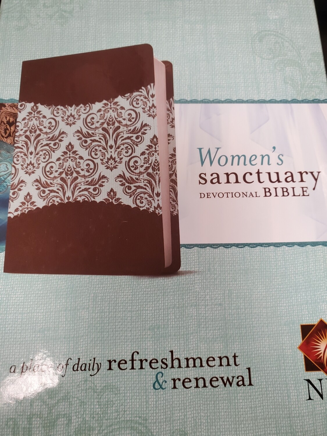 NLT Women's Sanctuary Devotional Bible