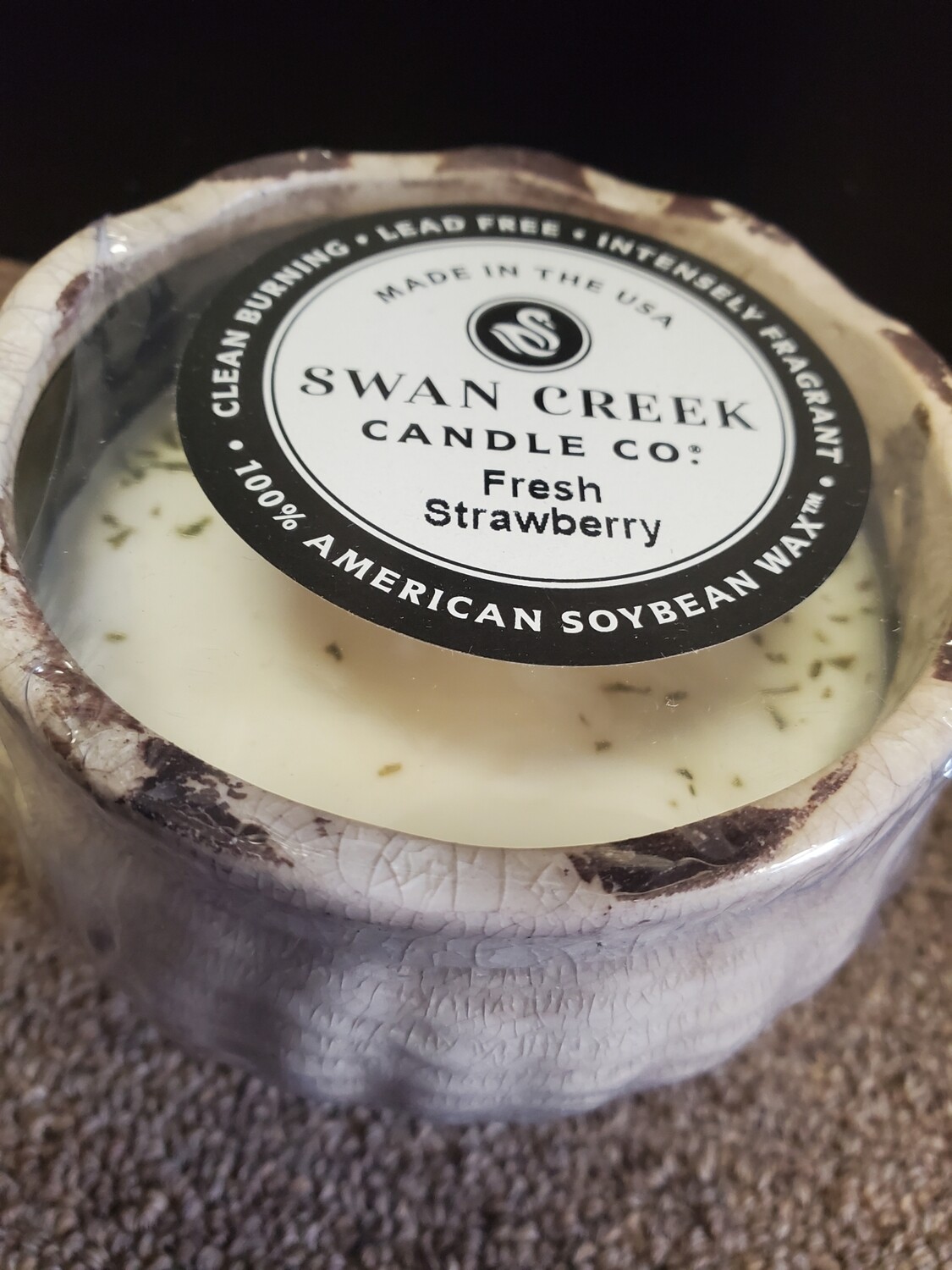 Swan Creek 8 ounce Fresh Strawberry Candle