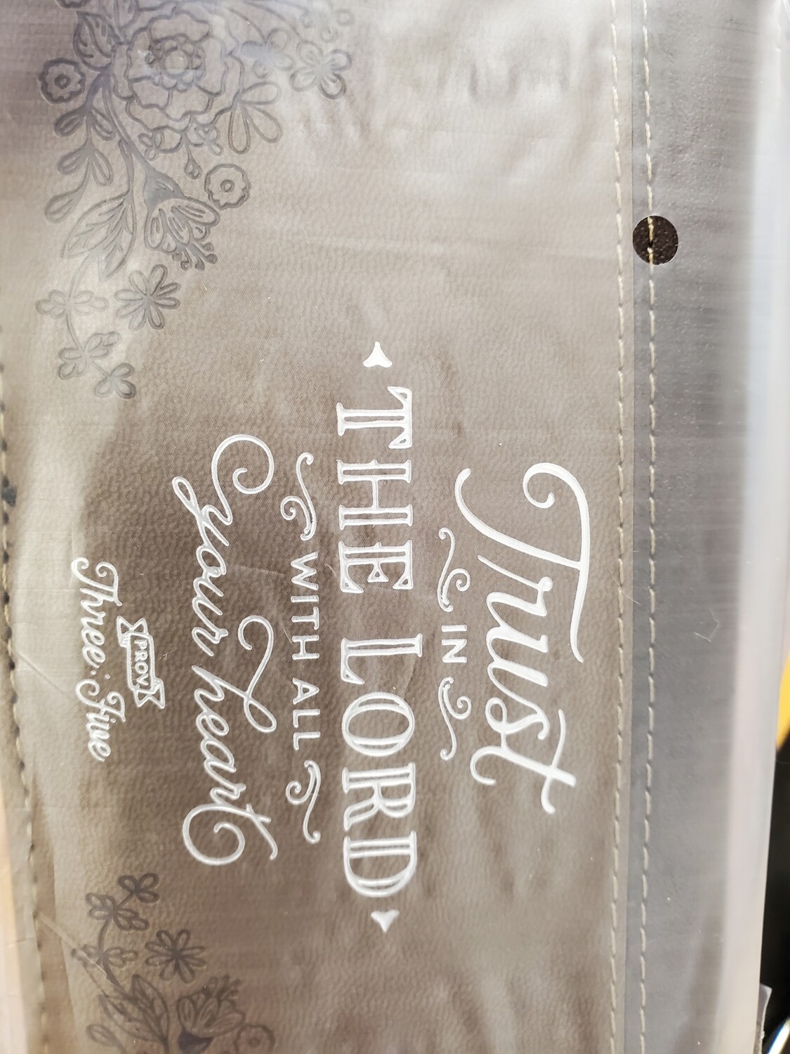 Trust In The Lord Checkbook Cover 