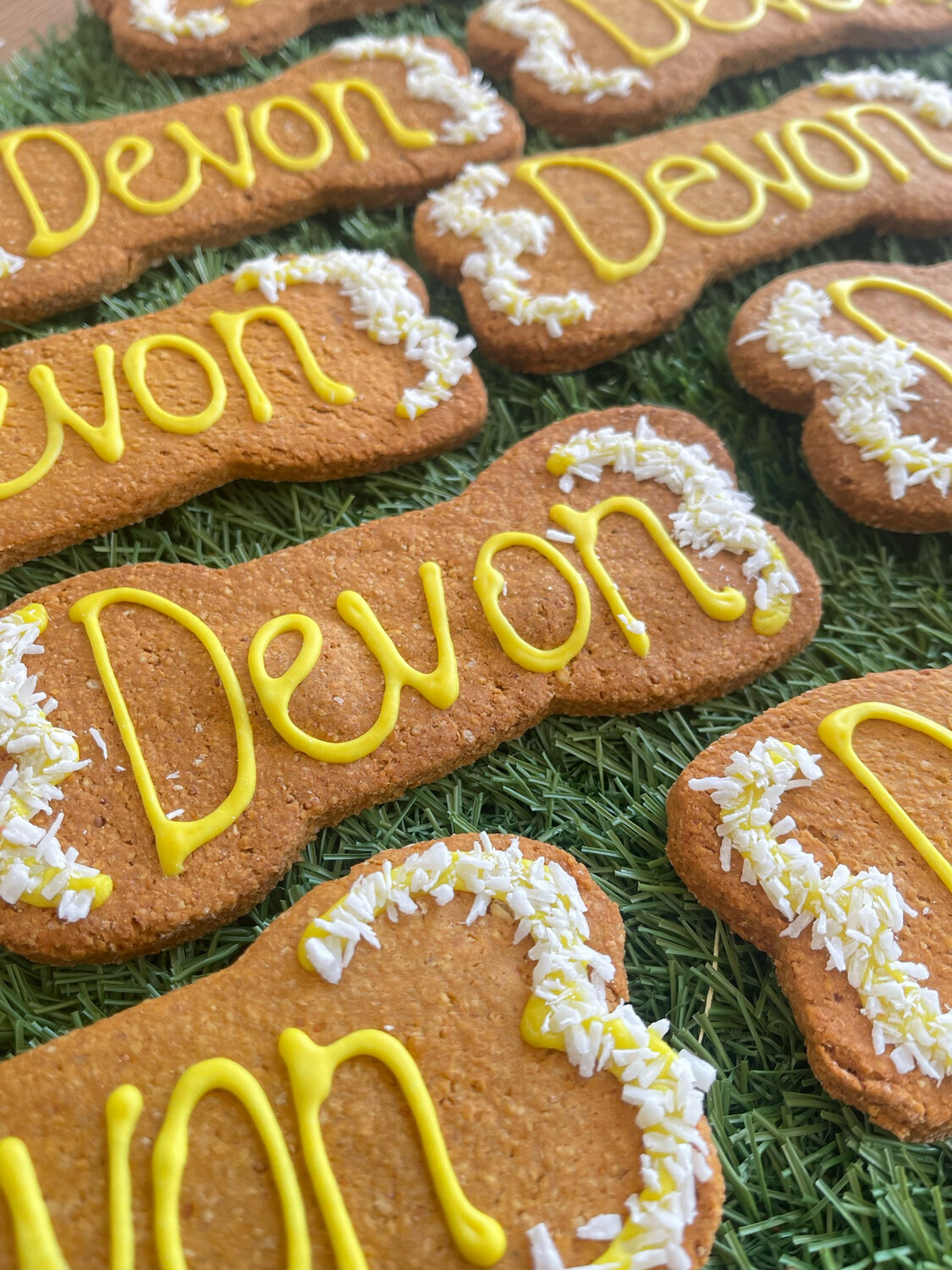 Location Iced Bone / Personalised Bones