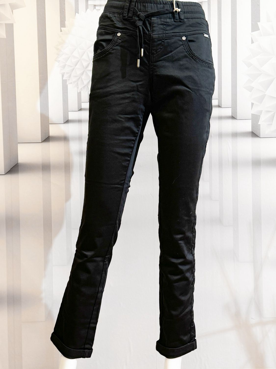 SRB4287 Tessy jog color black 79cm Innenlänge RED BUTTON