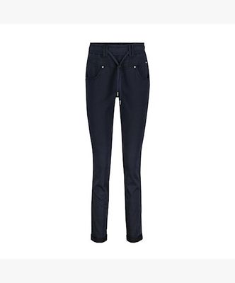 Modell Tessy reguläre Leibhöhe und Beinweite, tapered legs