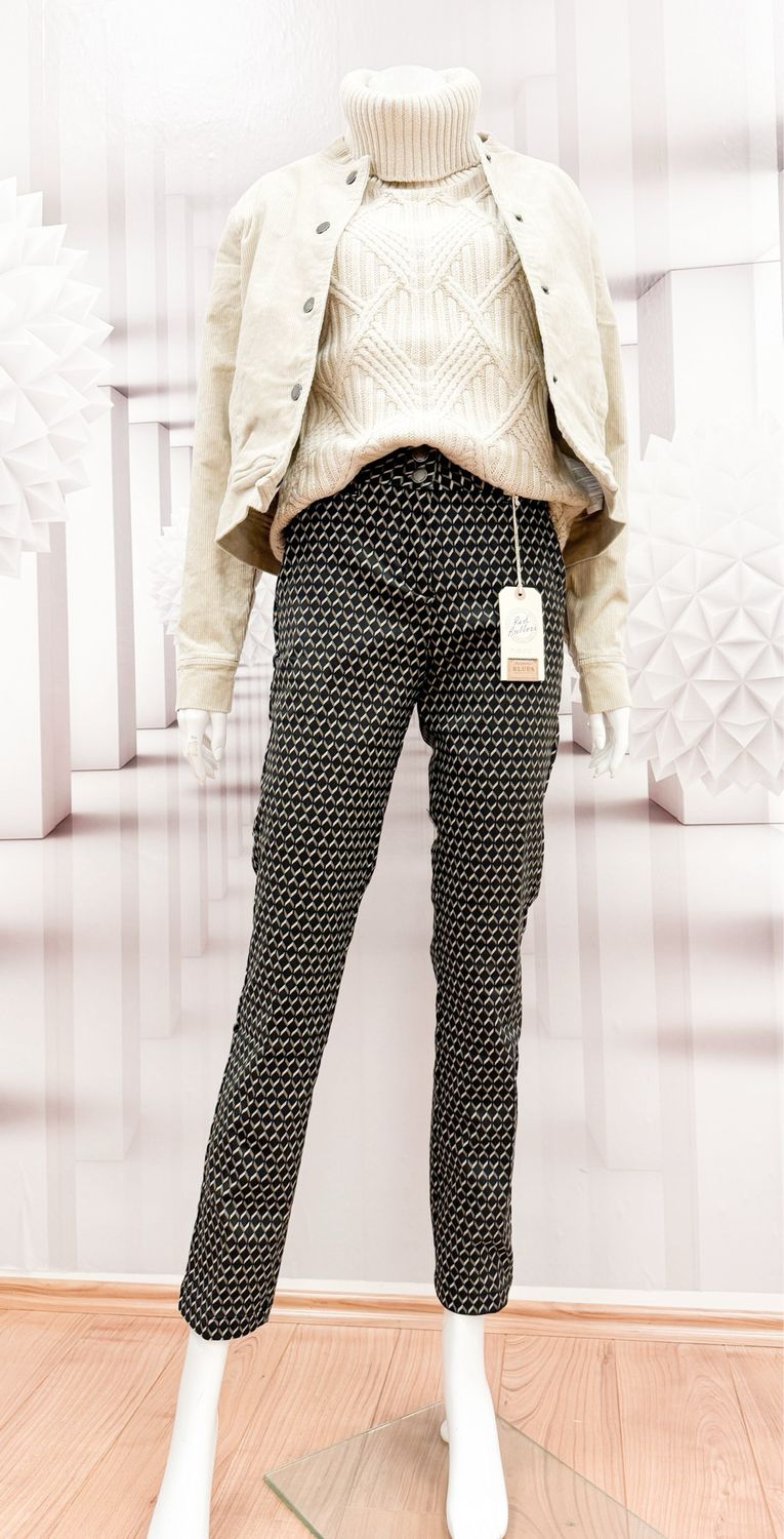 SRB4389 Diana fancy print black taupe RED BUTTON