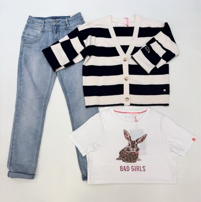 Stripe Cardigan navy milk, Shirt Hasenmotiv weiß FRIEDA und FREDDIES, Frühjahrs RELAX jeans bleach RED BUTTON