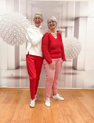 New Diana red und fancy dot red, Ajourpullover red RED BUTTON, Hoodie milk OPUS