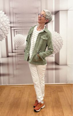 Canvasjacke teagreen und pearl, Kate offwhite RED BUTTON, Kurzarm-Sweater stripes FRIEDA und FREDDIES, BIO Sneaker GENESIS