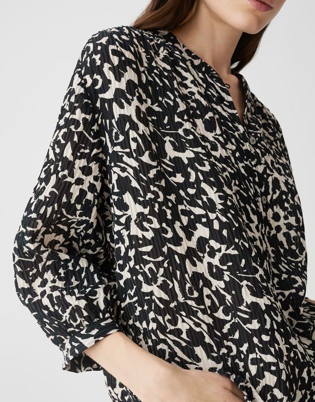 Printbluse FAMELIA Regular mit feiner Jacquard Struktur 900 black ecru Printbluse FAMELIA Regular mit feiner Jacquard Struktur 900 black ecru