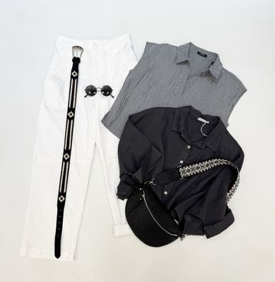 Leinenkurzbluse grau LEINENLIEBE, Bluse FANNA OPUS, MILO white YOU TOO, Gürtel MAISON HOTEL,BAG black ACCESSOIRES