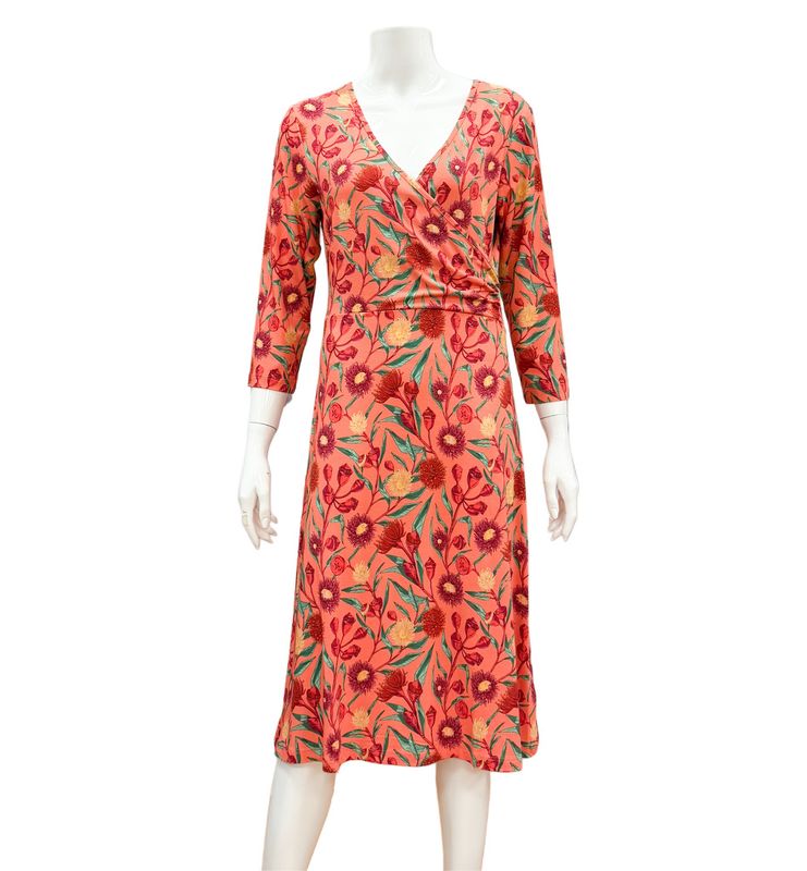 LASU 25151 Cross Kleid wild bouquet LALAMOUR - eine Größe größer bestellen LASU 25151 Cross Kleid wild bouquet LALAMOUR - eine Größe größer bestellen