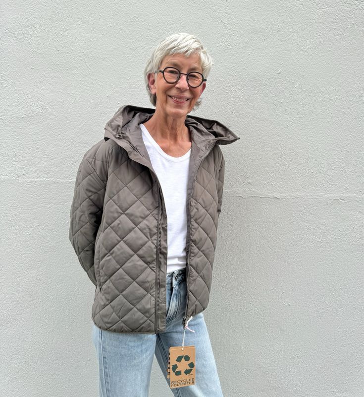 Quiltby Short Farbe morel taupe braun DERBE - eine Größe kleiner bestellen Quiltby Short Farbe morel taupe braun DERBE - eine Größe kleiner bestellen