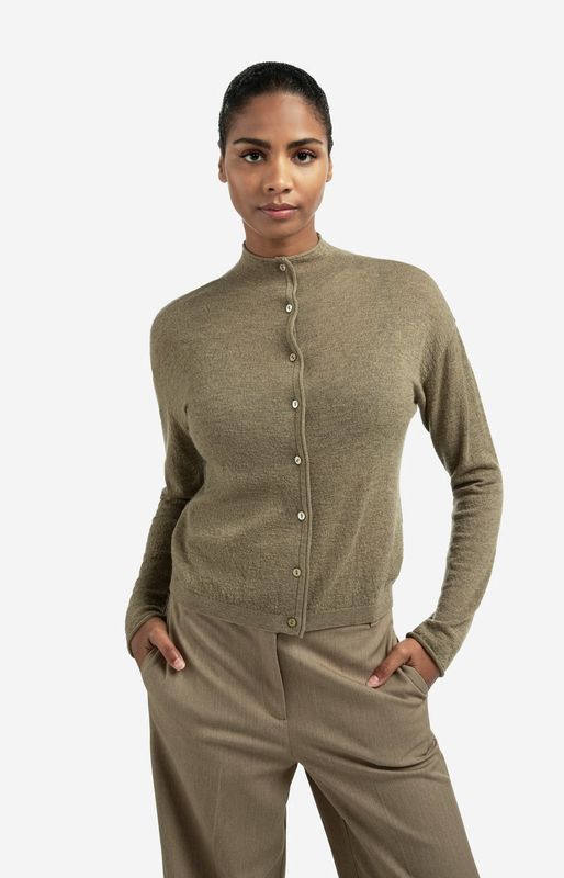 01-010123-99008 Strickcardigan mit hohem Kragen und Knopfverschluss capers melange YAYA