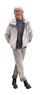 Fake Fur Jacke grey RINOund PELLE, Velvet mini gewaffelte BAGGY FIT Hose grey BLUE MONKEY, Kuschelpullover elephant FRIEDA und FREDDIES