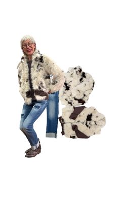 FAKE FUR Blouson und Weste Cow girl milk chocolate RINOund PELLE, Basicshirt choclate THE SHIRT PROJECT, Jeans BLUE MONKEY