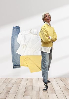 Sweater dried moss green, Bluse pure white, Barreljeans light blue YAYA