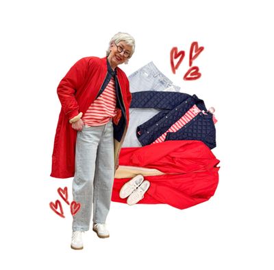 Longblouson rot BODY TOUCH, Steppjacke midnight blue FRIEDAundFREDDIES , Barrel Jeans light blue BLUE MONKEY, Strickshirt flamingo cherry THE SHIRT PROJECT, Sneaker weiß BABOUCHE
