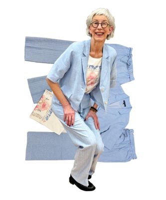 RED BUTTON Kurzarmblazer Leinen Viscose blue melange, passende Hosen bleu stripe oder uni blue melange, Shirt mit Frontdruck