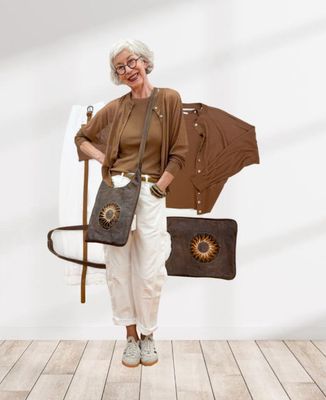 Feines Twinset und Ledergürtel YAYA, Barreljeans weiß BODY TOUCH, Lederbag Spanien ACCESSOIRES