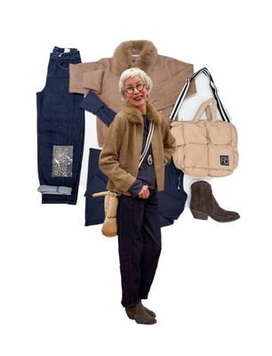Kuscheljacke RINOundPELLE, Shirt mit Manschetten YAYA, Cayla dark blue RED BUTTON, Stiefel RINOund PELLE,wattierte Bag RINO&PELLE, Longkette und Feinsöckchen ACCESSOIRES