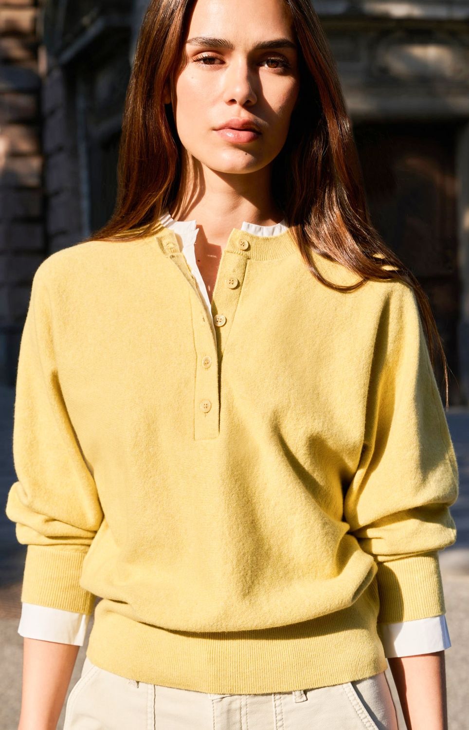 01-000546 dried moss green Pullover mit intergiertem Blusenkragen YAYA