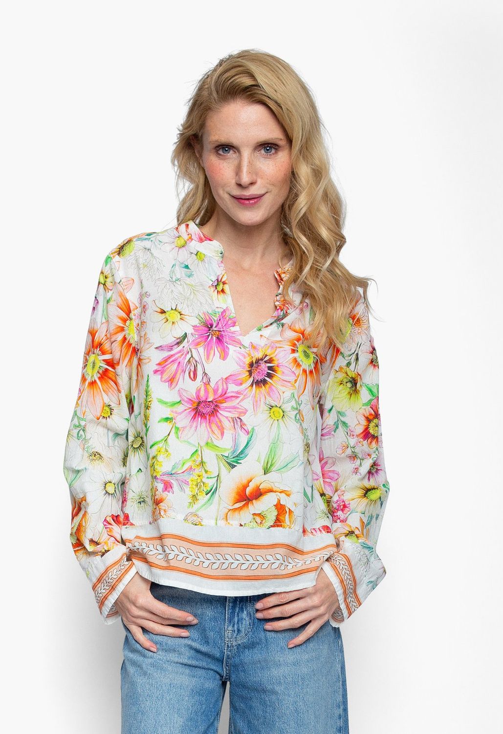 8859-158022 Blütenbluse mit Borde EMILY VAN DEN BERGH