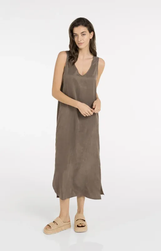 01-601205 Kleid mit Crinkleoptik und V Ausschnitt