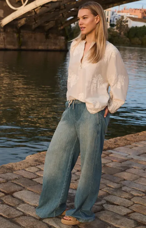 01-201229 beige Bestickte Bluse mit langen Ärmeln und lockerer Passform YAYA 01-201229 beige Bestickte Bluse mit langen Ärmeln und lockerer Passform YAYA
