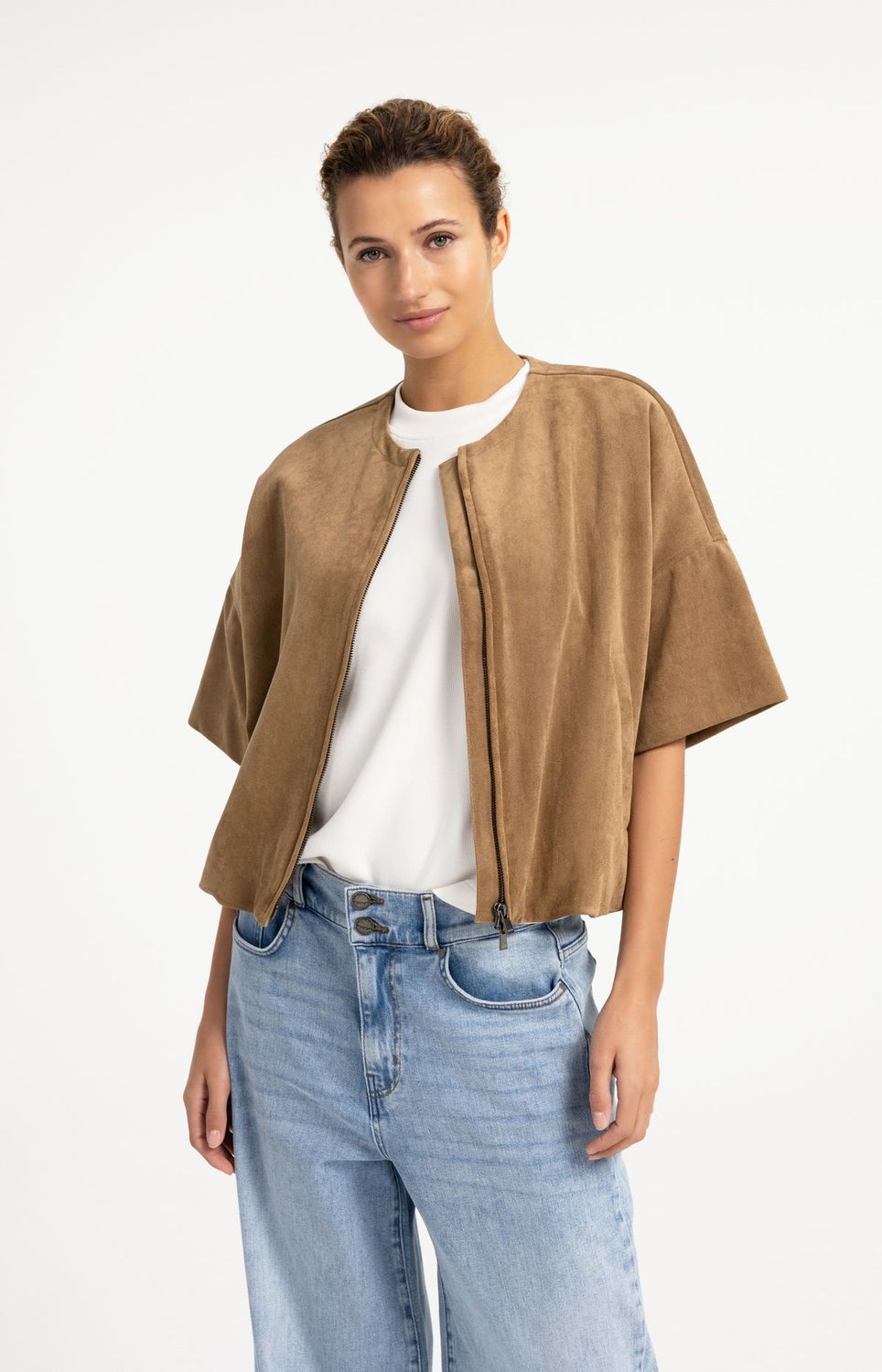 02-009081 Kurzärmelige Oversize-Jacke aus Velourslederimitat otter braun YAYA 02-009081 Kurzärmelige Oversize-Jacke aus Velourslederimitat otter braun YAYA