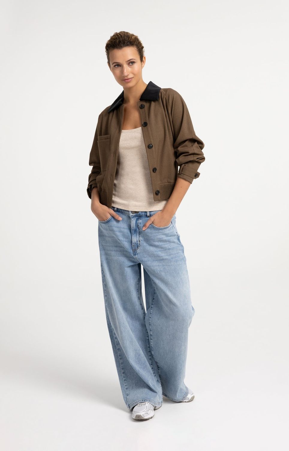 01-311153 Coole Jeans mit weitem Bein und markantem Bund light blue (L32) YAYA