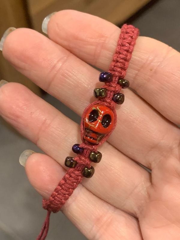 SKULL MACRAMÉ AJUSTABLE BRACELET RED - Red Skull
