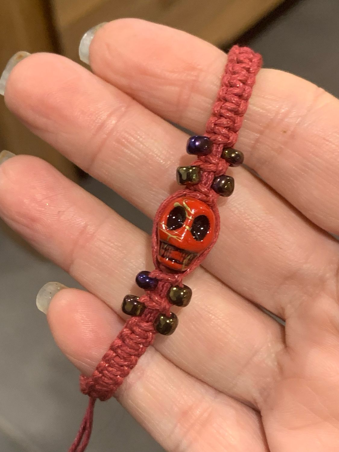 SKULL MACRAMÉ AJUSTABLE BRACELET RED - Red Skull