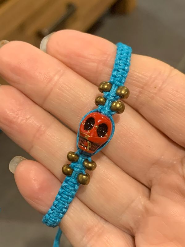 SKULL MACRAMÉ AJUSTABLE BRACELET BLUE - Red Skull